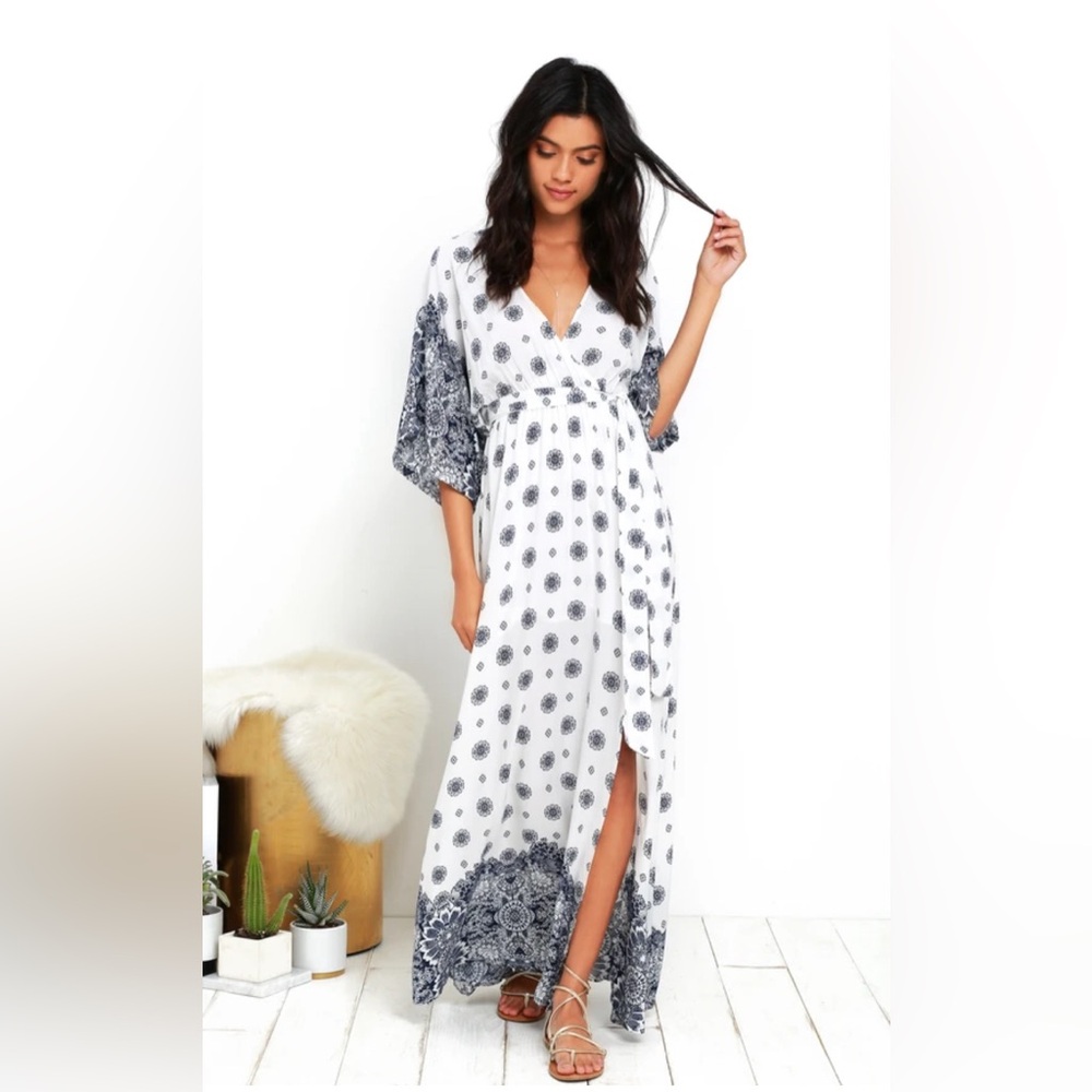 Lulus South of France Blue and Ivory Print Maxi Dress Size XS
